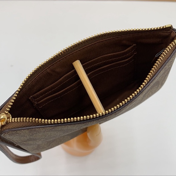 COACH Corner Zip Wristlet In Signature Canvas - Picture 4 of 16